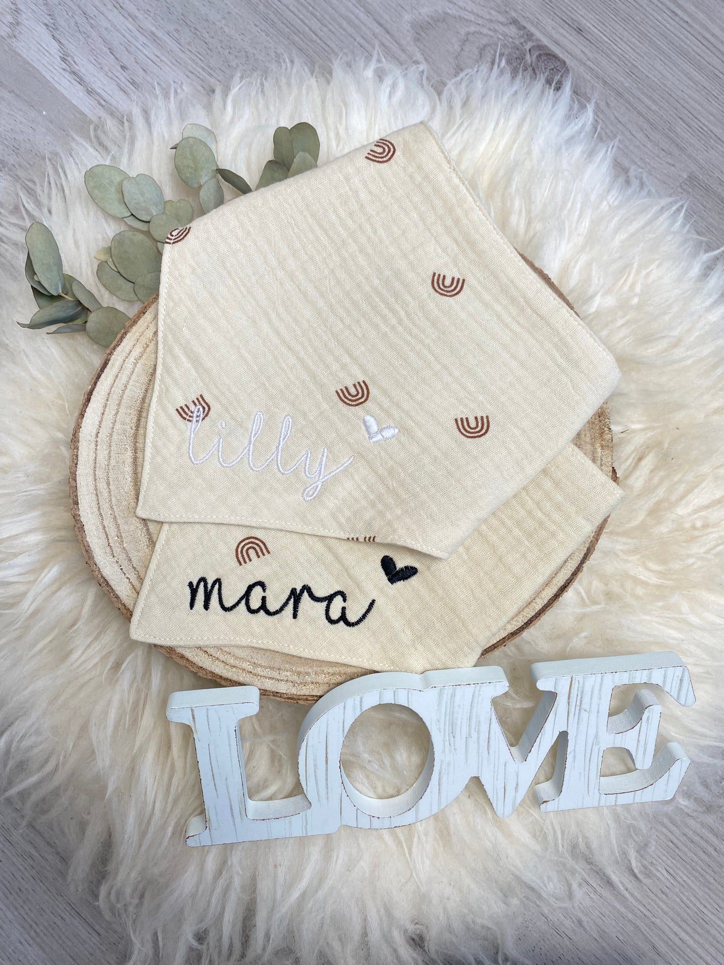 Personaliserbare Halstücher | Musselin | Lätzchen | personalisiert | Regenbogen | Rainbow | verschiedene Farben | gestickt | bestickt