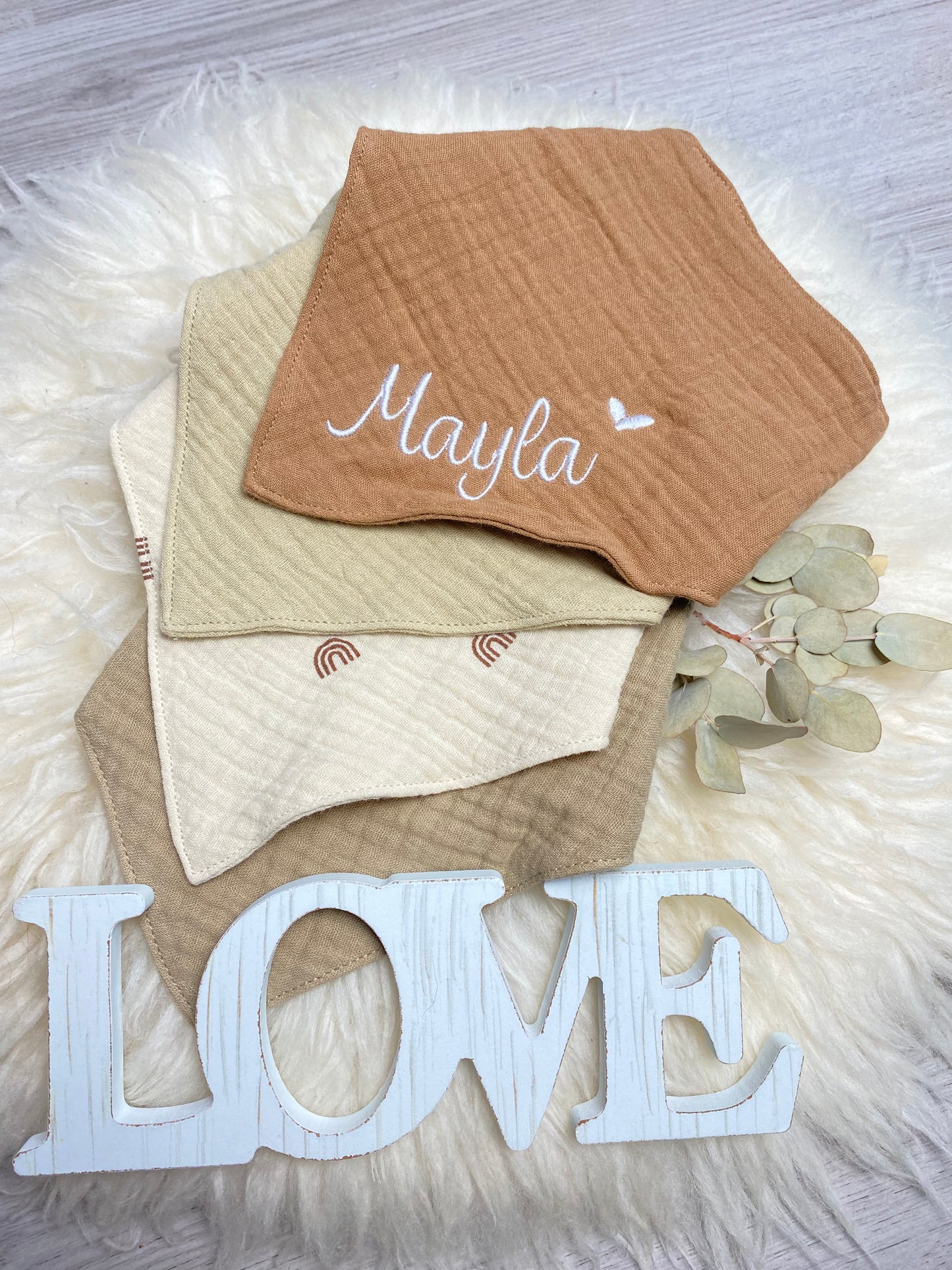 Personaliserbare Halstücher | Musselin | Lätzchen | personalisiert | Regenbogen | Rainbow | verschiedene Farben | gestickt | bestickt